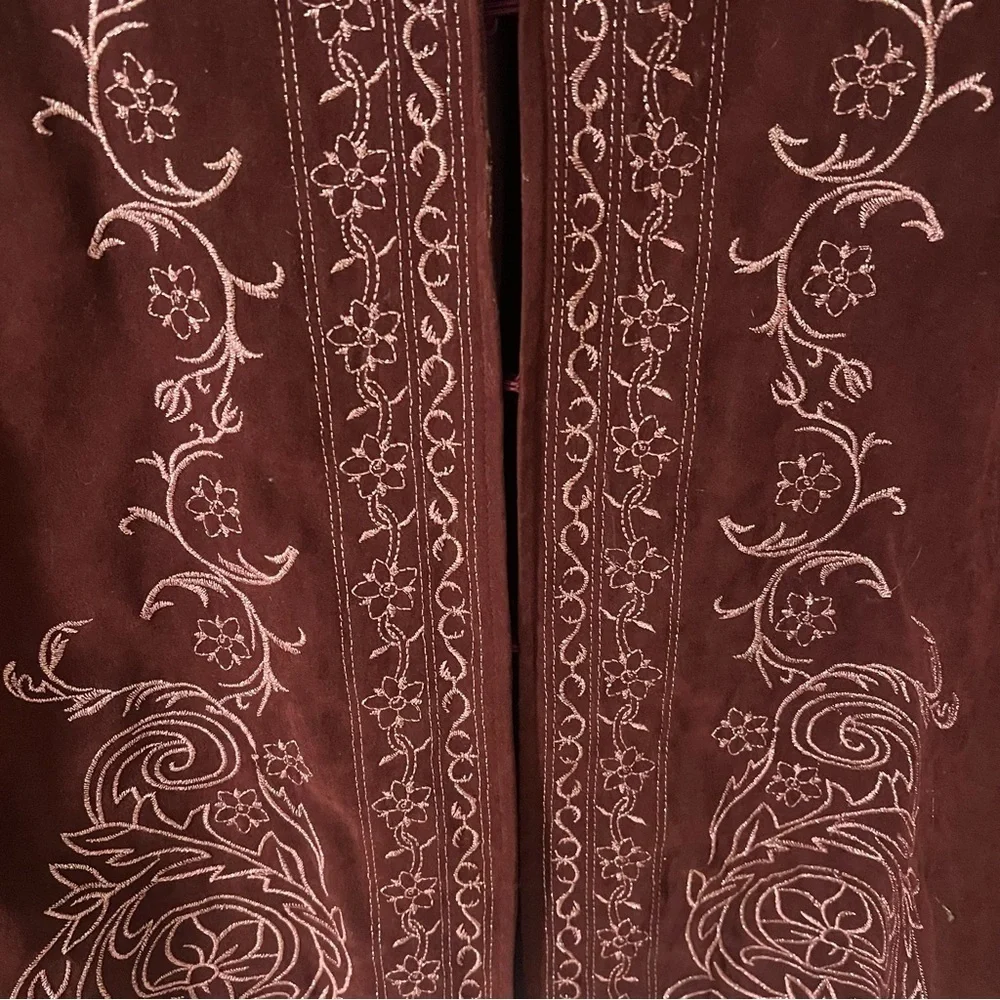Susan Graver Style embroidered tunic style jacket hook/eye closure  burgundy 1X